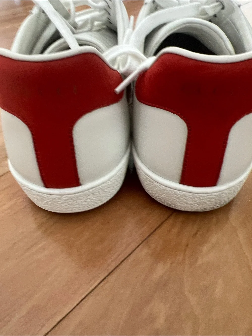 Authentic GUCCI ‘ACE’ SNEAKERS White Leather Sneakers with Red & Green Web Strip